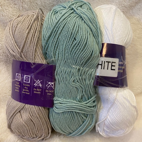 Bundle of 3 Lighweight Yarn Skeins from Annie's Hook & Needle Kit Club NWT - Picture 3 of 5